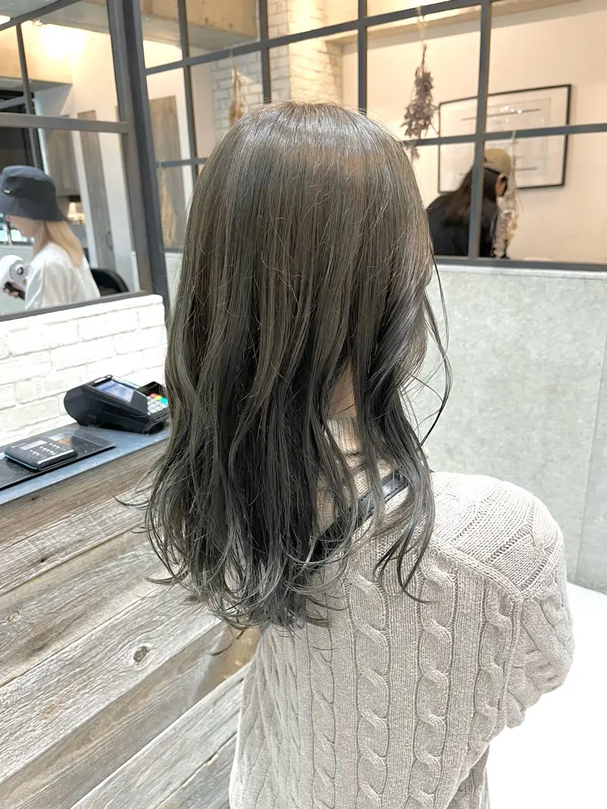 セミロング アッシュ 髪質改善 ヨシンモリ 韓国風ヘア トリートメント カット ヘアカラー トリートメント 🌈外国風ハイライト こうたろうのヘアスタイル