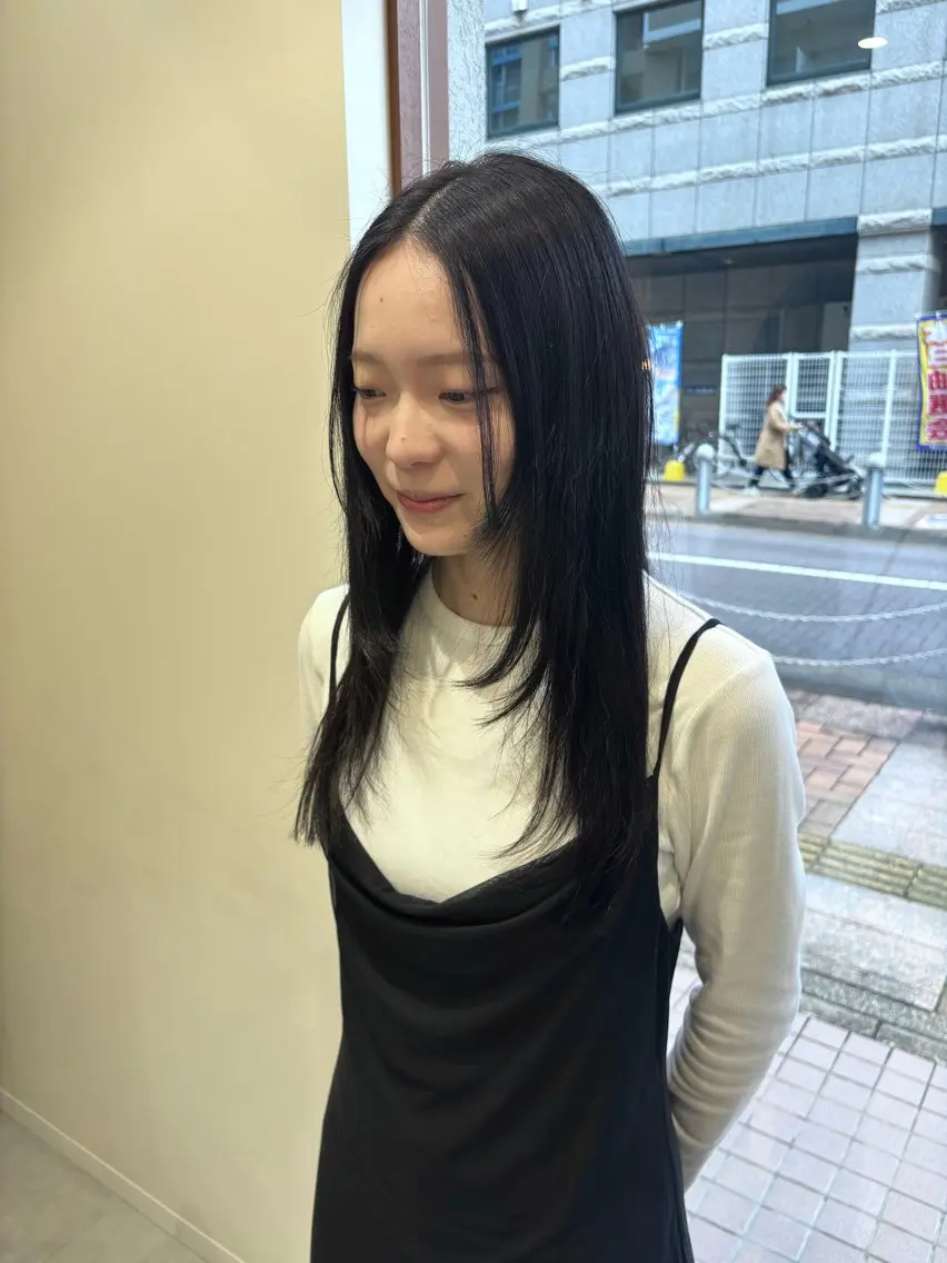 ロング 吉田 絢音のヘアスタイル