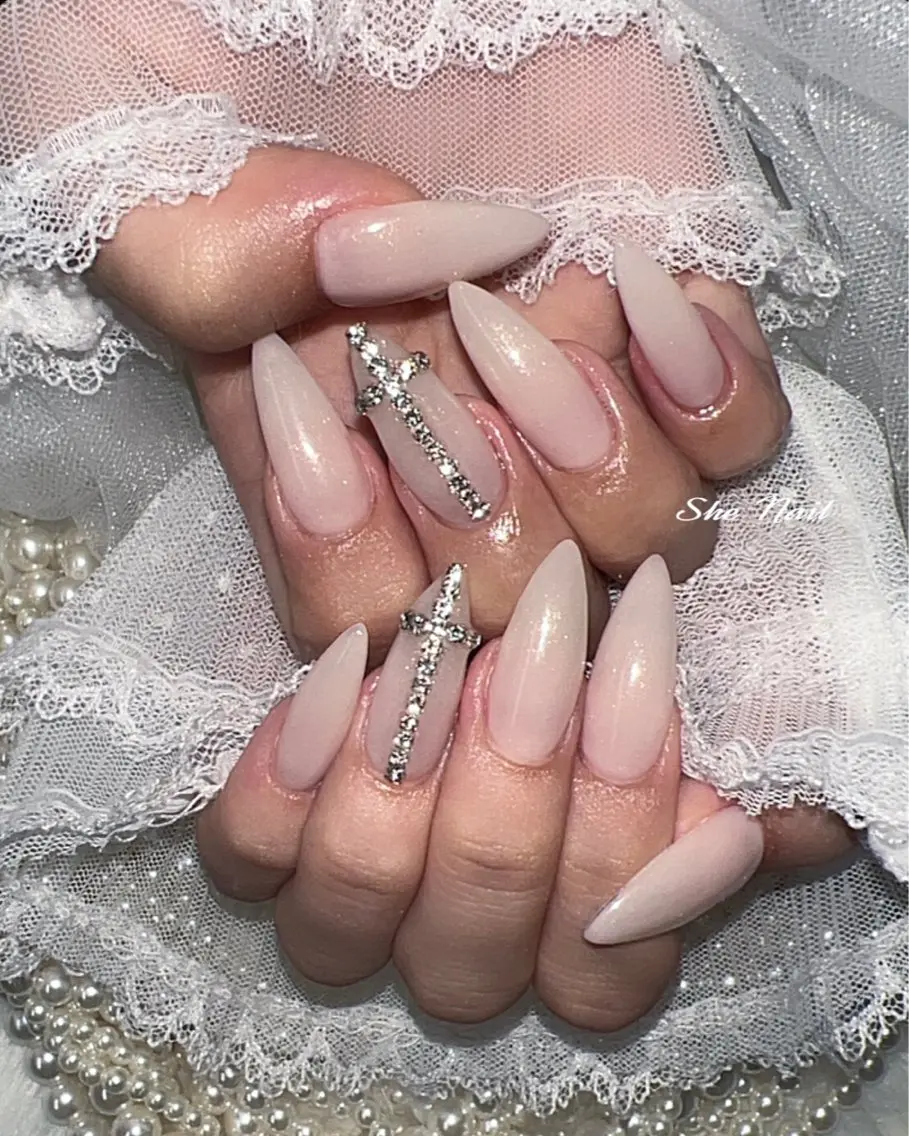 ネイル チークネイル 長さ出し フレンチネイル ガラスフレンチ キラキラネイル ハンドネイル ISA_ BELLAのネイルデザイン