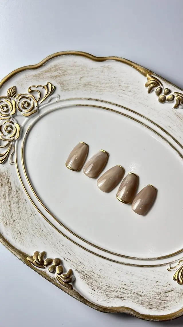 ネイル ゴールド ニュアンスネイル ハンドネイル nail salon toki.のネイルデザイン