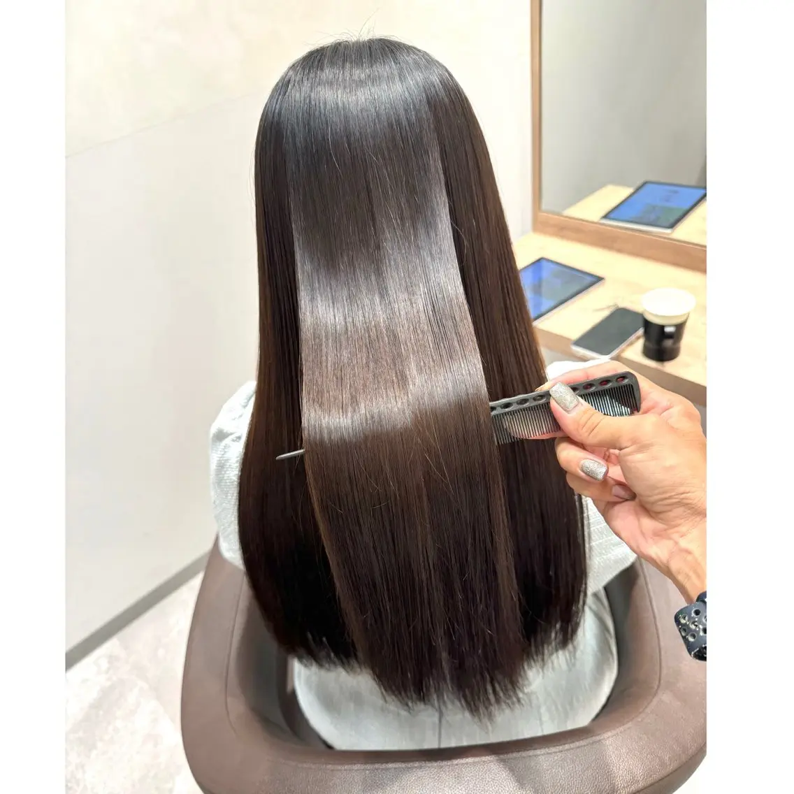 【艶々なストレートヘアに◎】カット+シルク縮毛矯正+マスクTRの写真