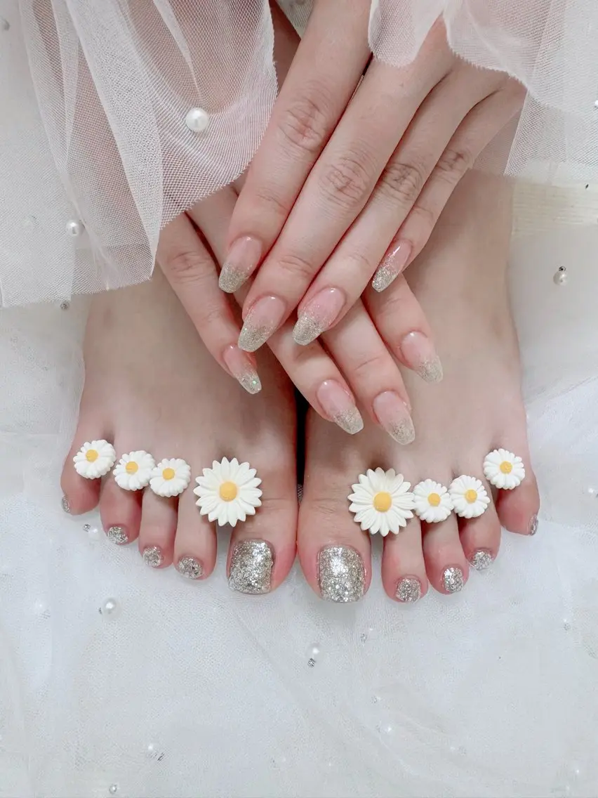 ネイル フットネイル ラメ(グリッター) ラメグラデーション ワンカラーネイル Li beau nailのネイルデザイン
