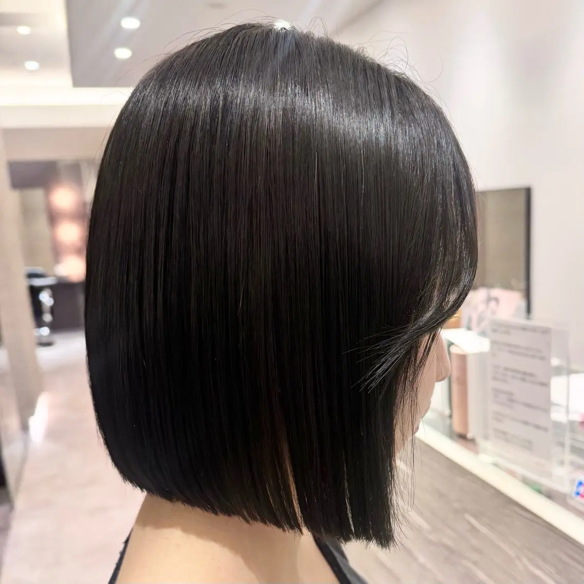 ショート 切りっぱなしボブ ボブ カット NATSUNO ✮ボブ/縮毛矯正のヘアスタイル