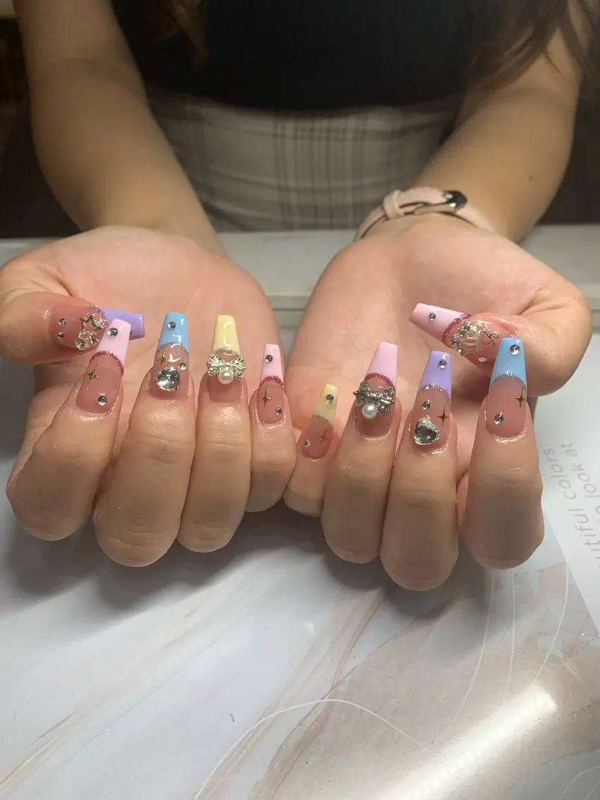 ネイル フレンチネイル ジェルネイル 韓国ネイル マグネットネイル マグネットフレンチ akina nailsのネイルデザイン