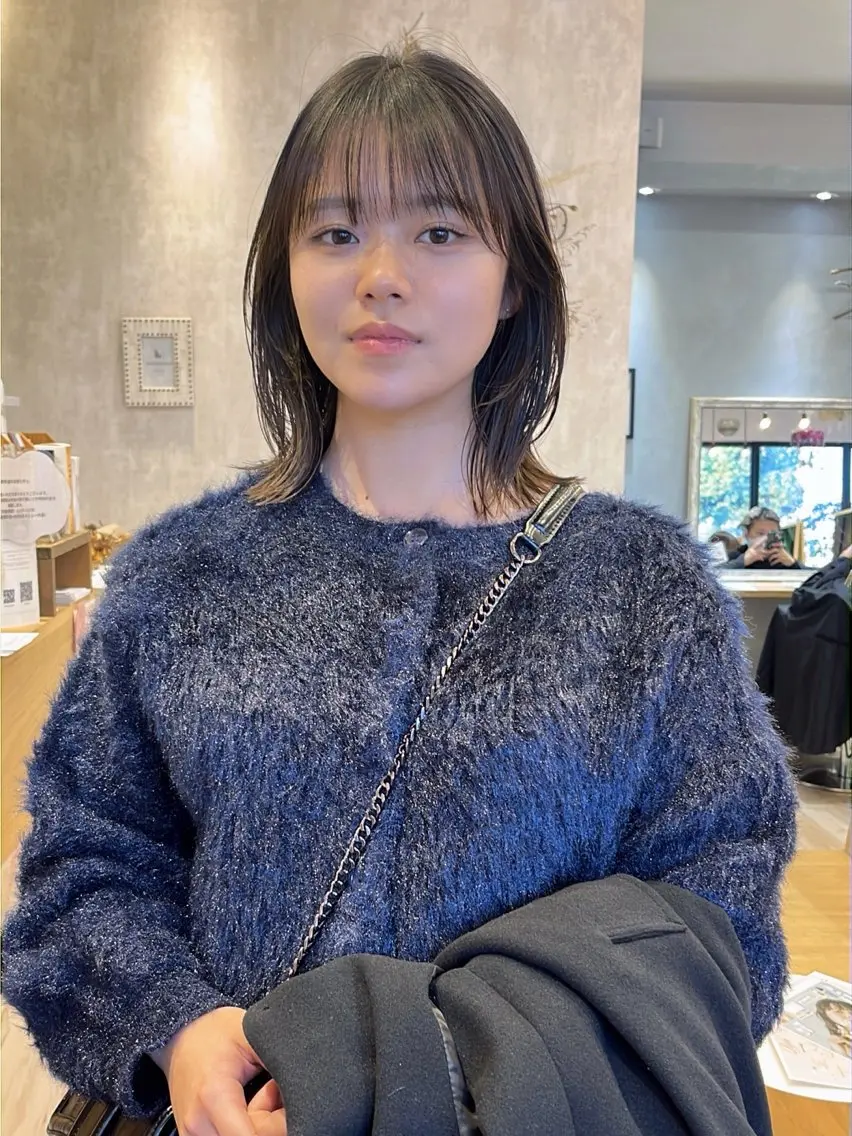 ミディアム ミディアムレイヤー レイヤーカット 吉原 由菜のヘアスタイル
