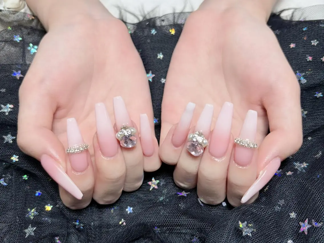 ネイル フットネイル ジェルネイル 韓国ネイル マグネットネイル 持ち込み ハンドネイル Huyn Nail Shinjyukuのネイルデザイン