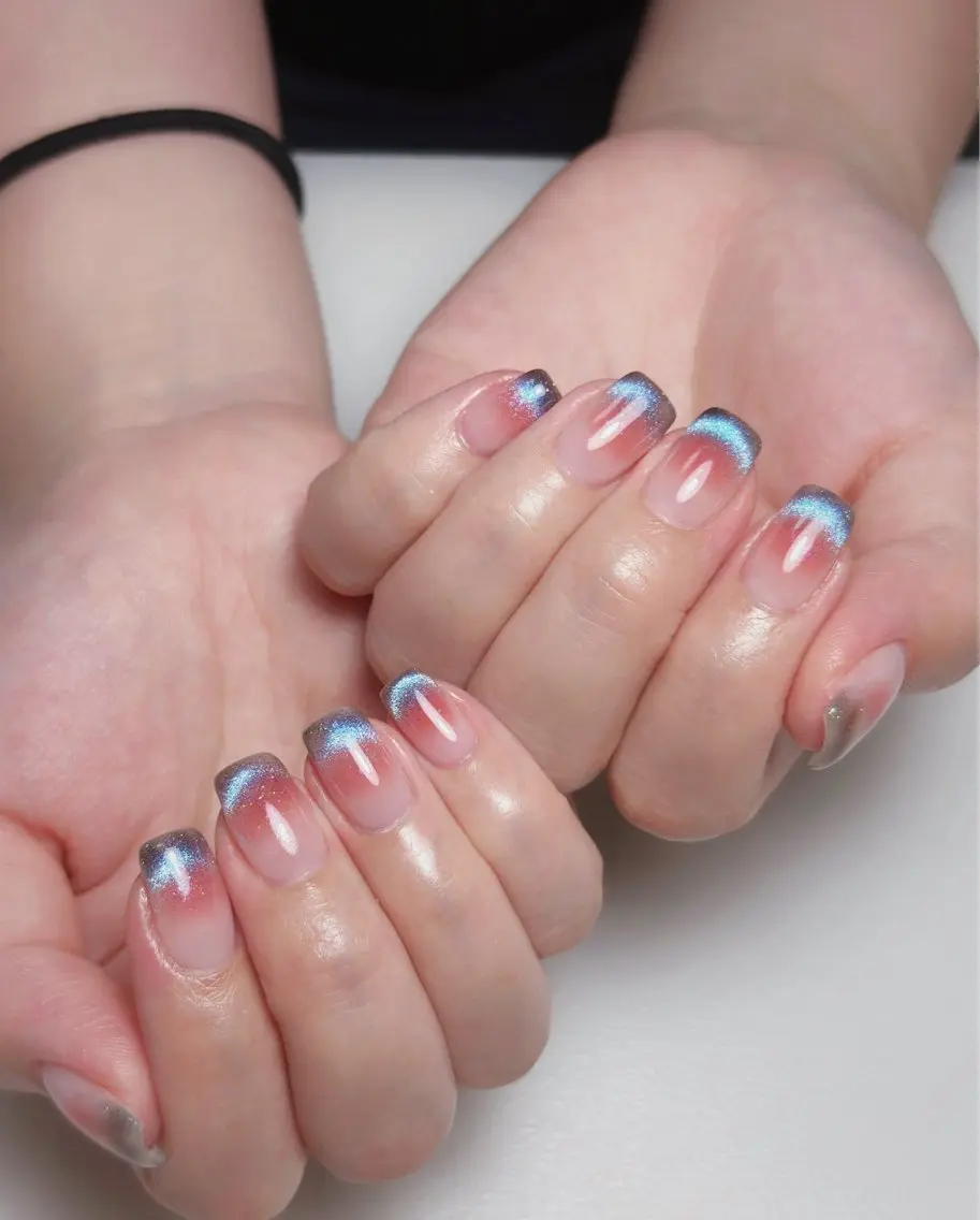 ネイル オーロラネイル 長さ出し フットネイル ラメ(グリッター) ラメグラデーション ハンドネイル 👍thumbs up nail👍のネイルデザイン