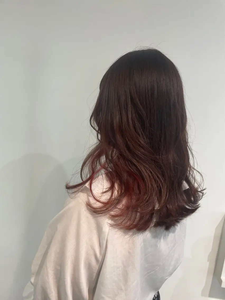 セミロング カラー ベージュカラー インナーカラー ピンクカラー ピンクベージュ ヤマナカ エリカのヘアスタイル