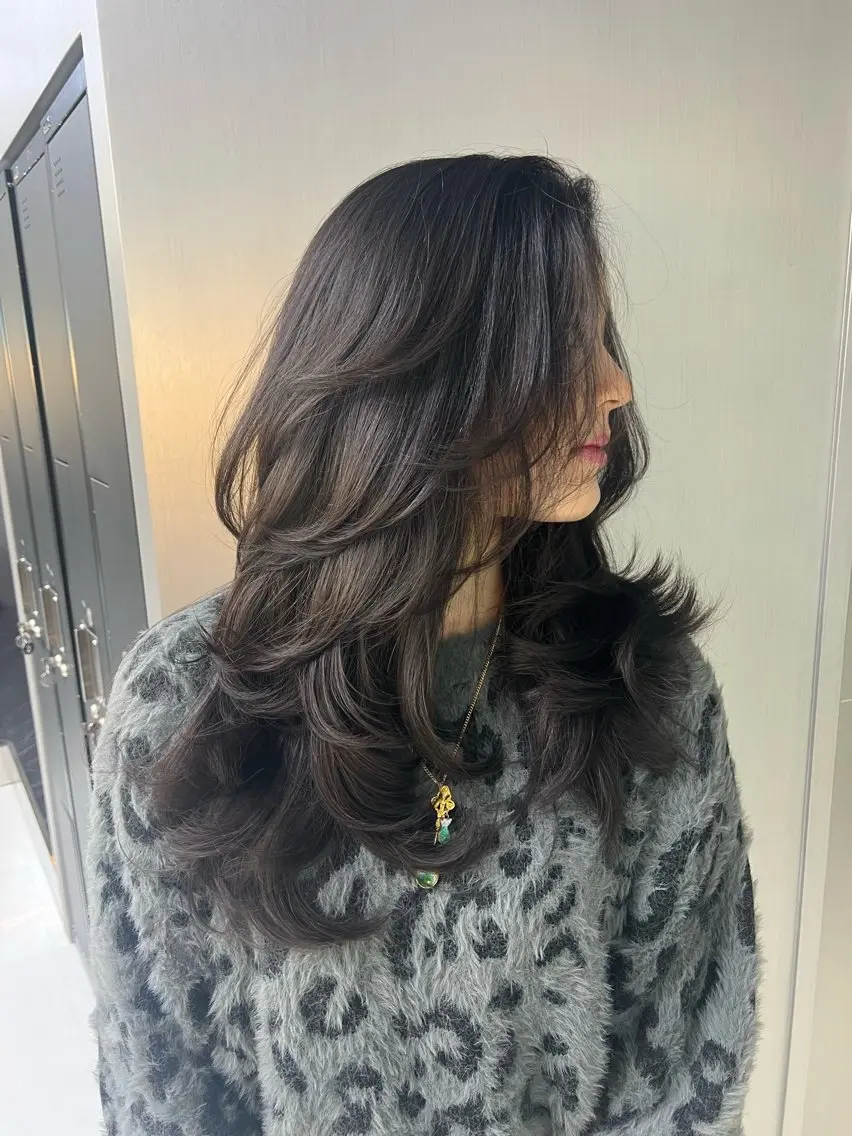 ロング レイヤーカット カット アンナ🦋海外ヘア バレイヤージュのヘアスタイル