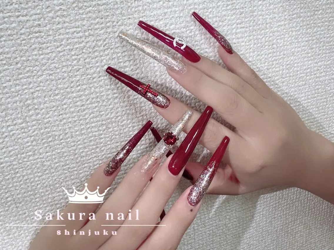 ロング ハンドネイル Sakura Nail Salonのネイルデザイン
