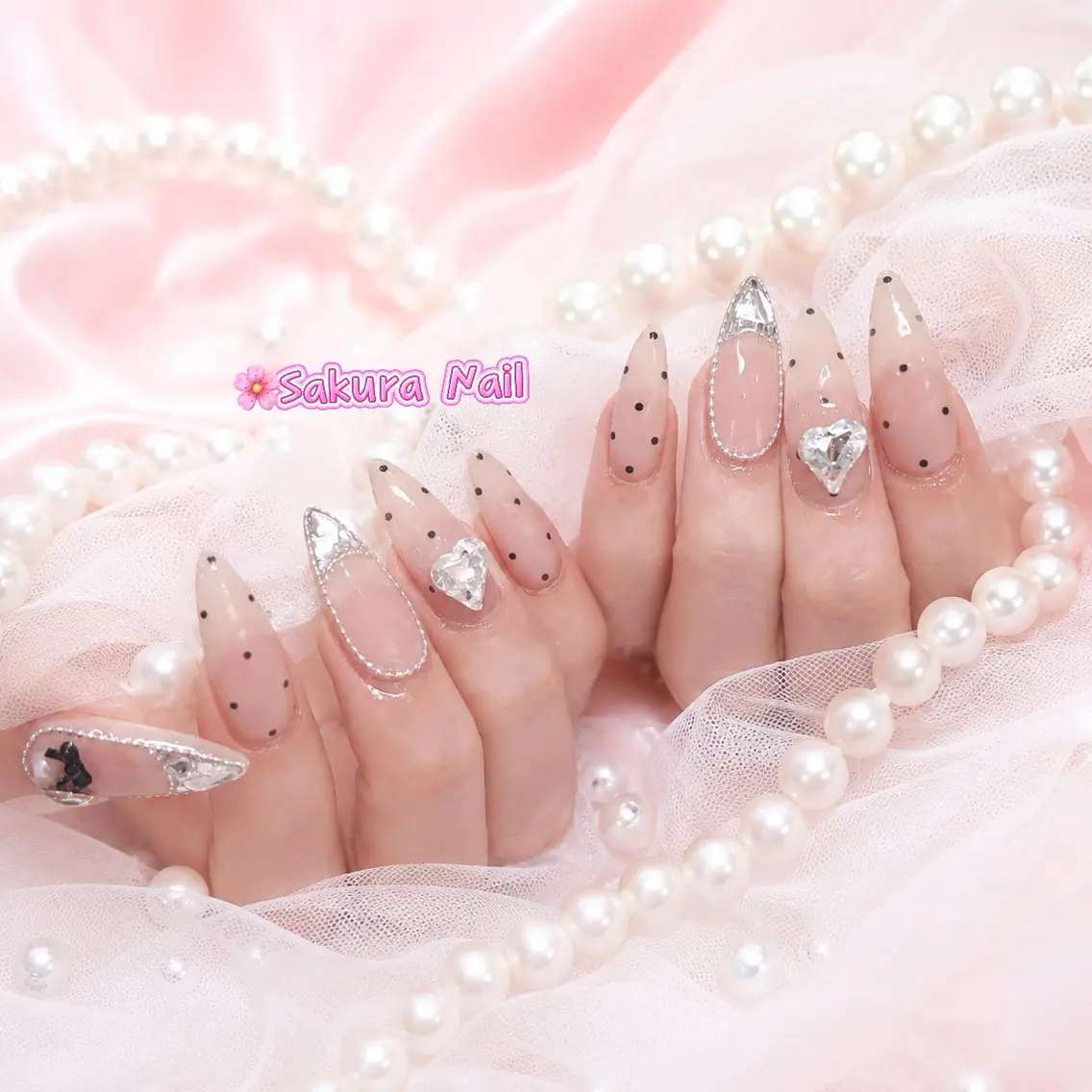 ネイル アートネイル オーロラネイル ボルドー チークネイル フレンチネイル ハンドネイル Sakura Nail Salonのネイルデザイン