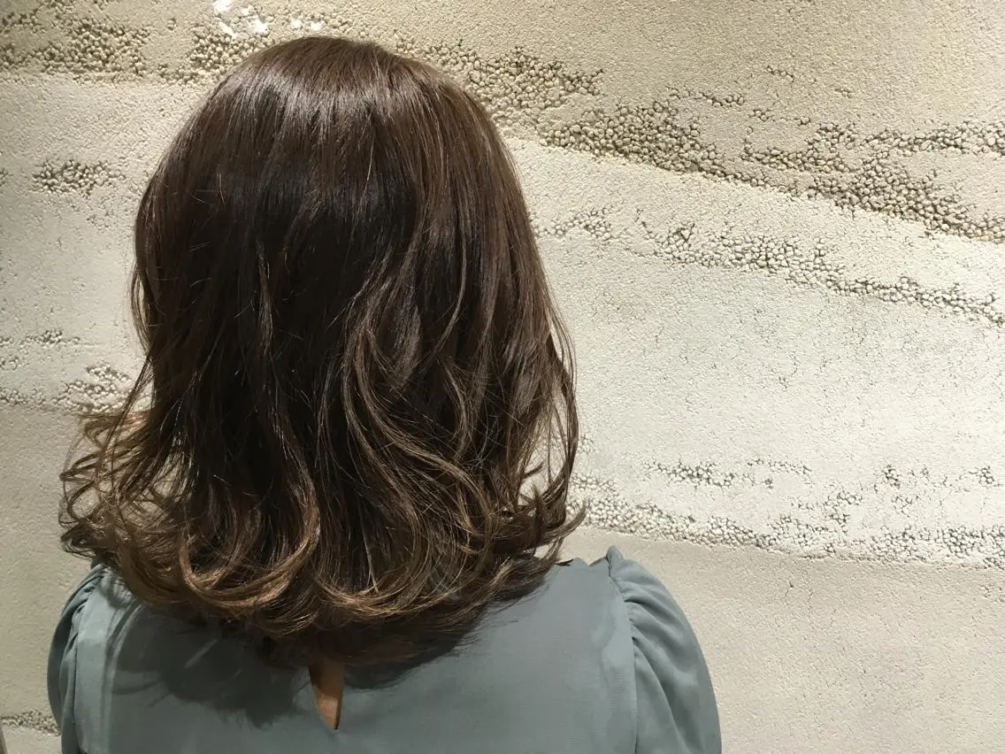 ミディアム カラー 髪質改善カラー、美髪 トリートメント専門のヘアスタイル