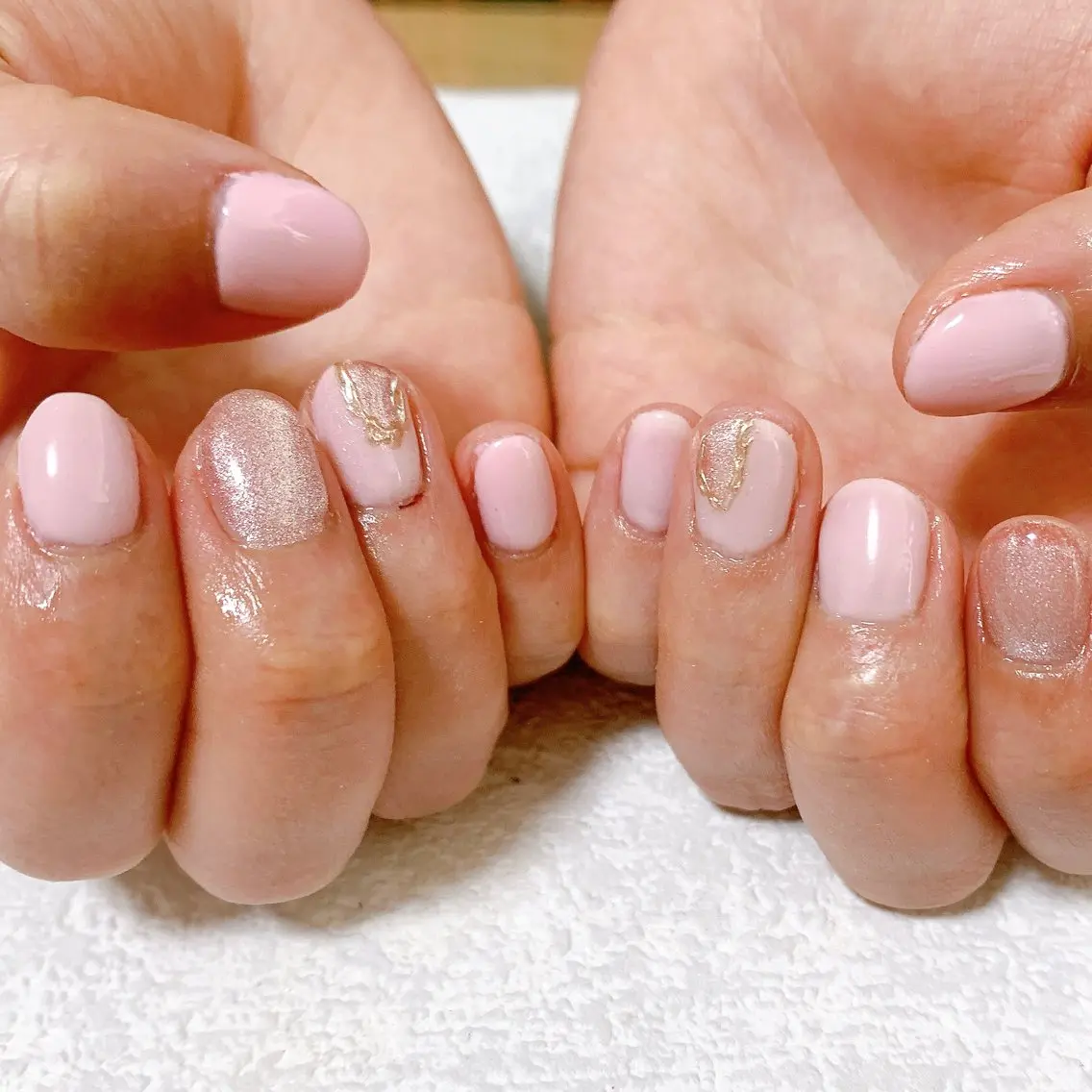 ネイル オーロラネイル フットネイル フレンチネイル ジェルネイル 韓国ネイル ハンドネイル mogunail &blowのネイルデザイン