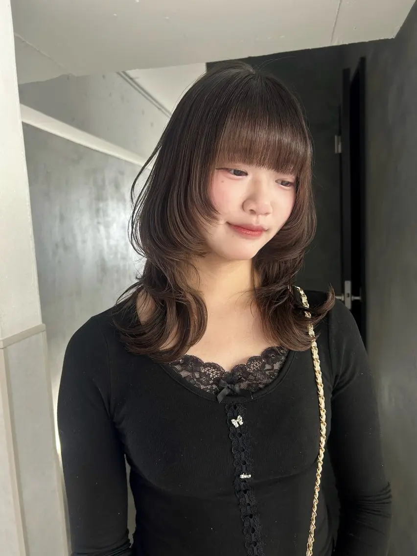 ミディアム くびれヘア レイヤーカット カット ️🧬akari🧬 ハイトーン/レイヤーのヘアスタイル