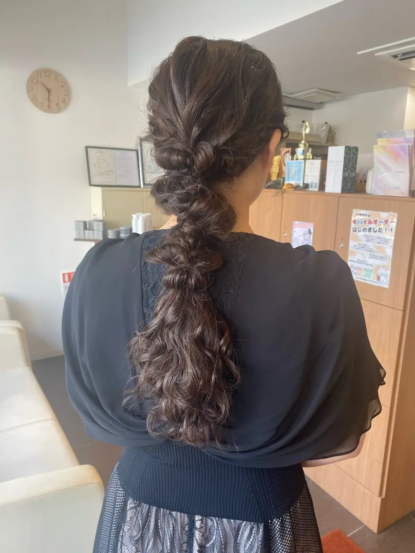 ロング ヘアアレンジ ヘアセット 透明感カラーブリーチ 🌼シゲモトアヤ🌼のヘアスタイル