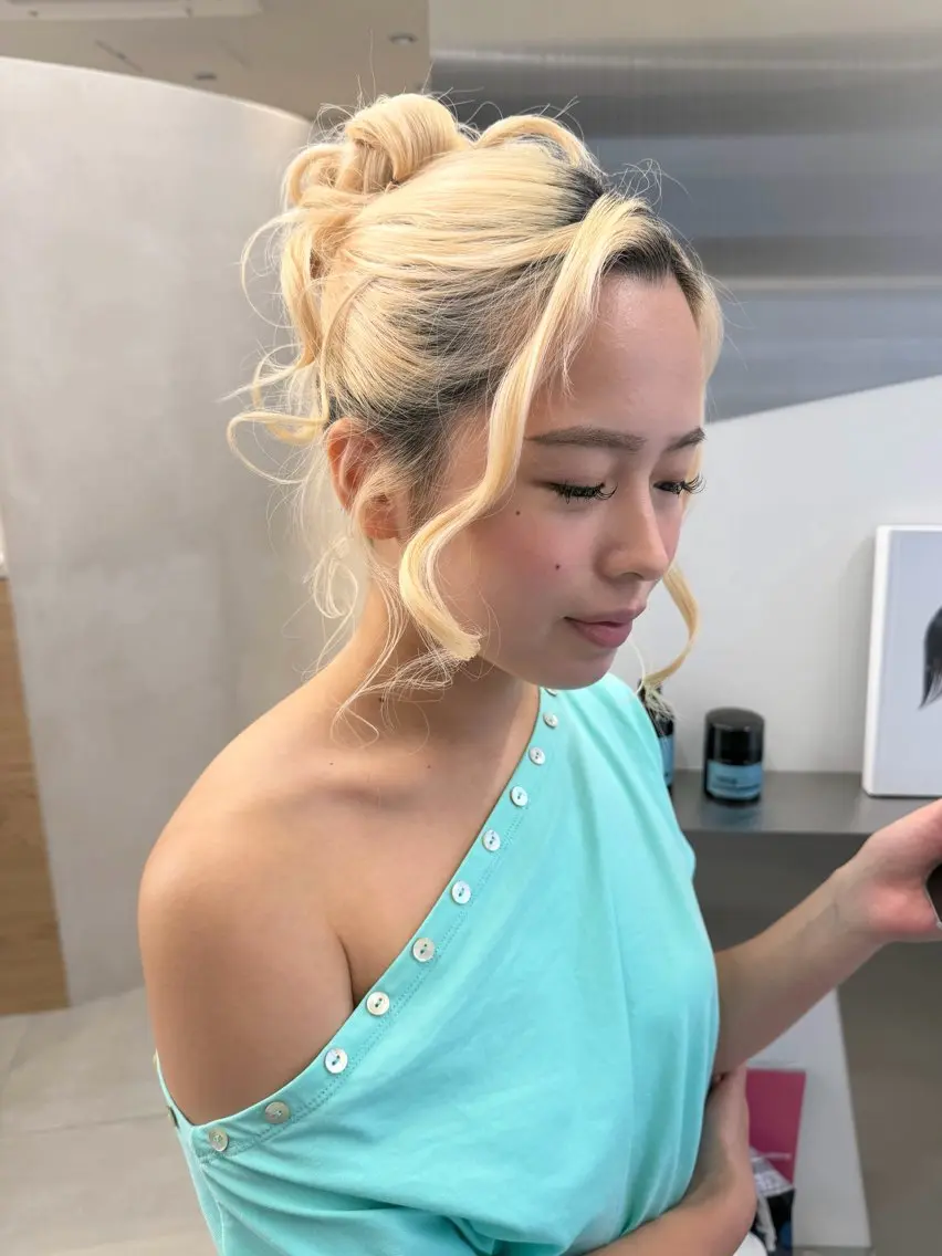 セミロング ヘアアレンジ ヘアセット MIES amane(アマネ)のヘアスタイル