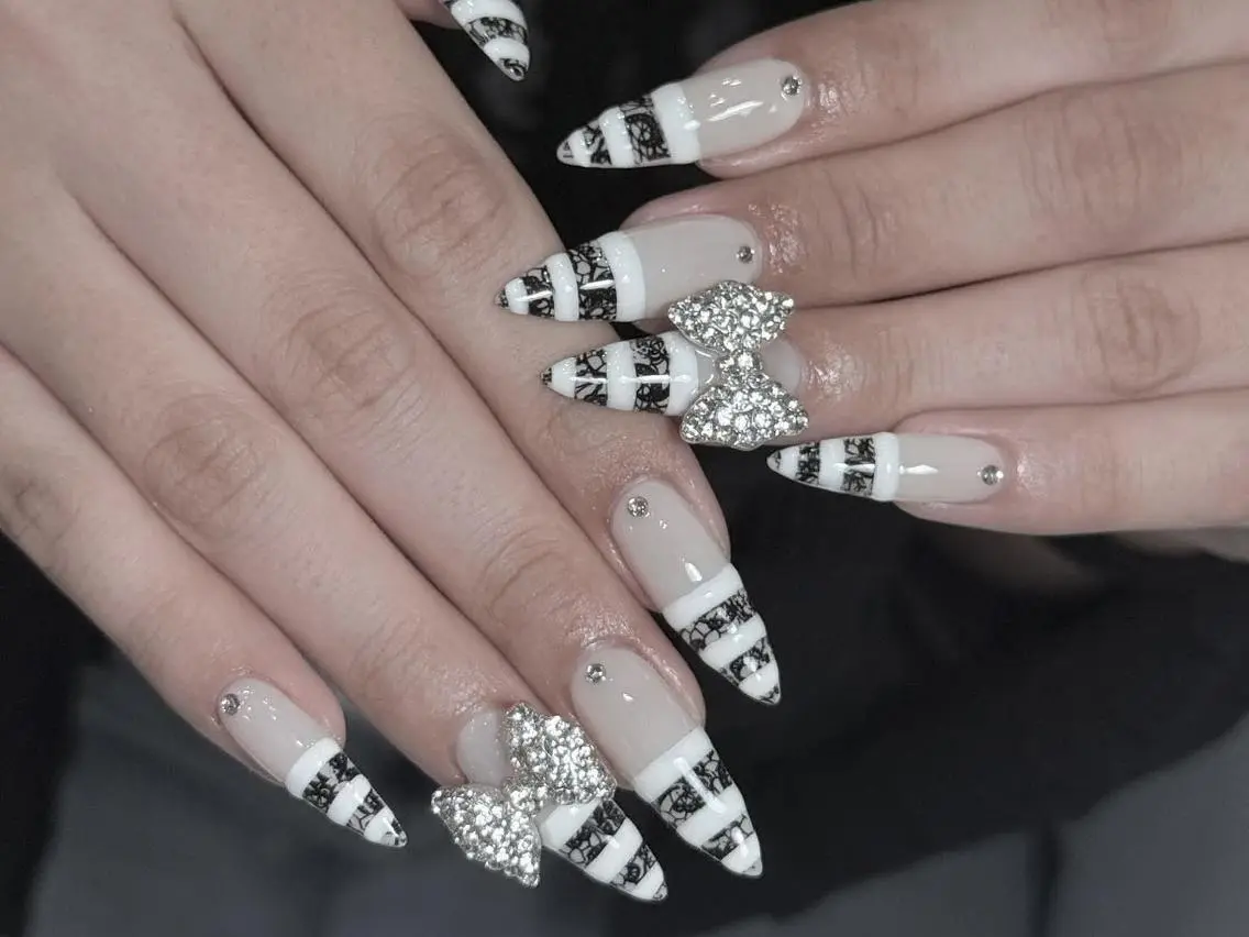 ネイル オーロラネイル 長さ出し フットネイル フレンチネイル ジェルネイル ハンドネイル Mio💖Belle Nail Salonのネイルデザイン