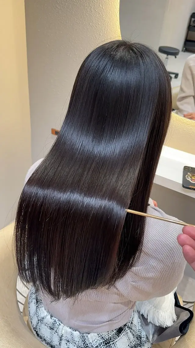セミロング カット トリートメント 縮毛矯正✨🫧 レイヤー川村利幸のヘアスタイル