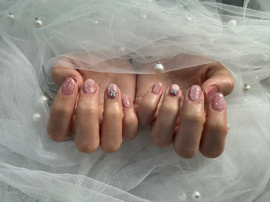 🩷新人ネイリスト🩷HANDマグネットワンカラー(オフあり)パーツ追加🆗(別料金)の写真