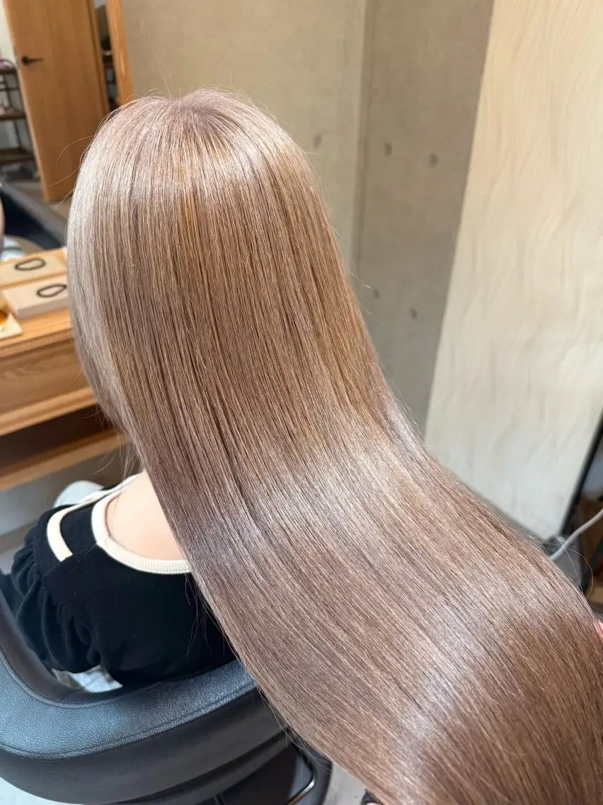 ロング カラー ヘアカラー トリートメント RINA .のヘアスタイル