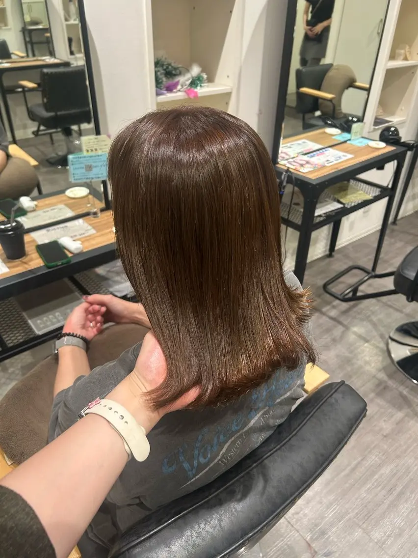 ミディアム カラー ヘアアレンジ オリーブグレー cocotte 💟草間紫音💟のヘアスタイル