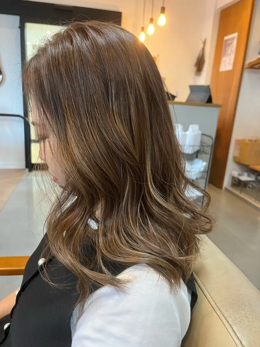 ミディアム ハイライト カット ヘアカラー 阪神西宮★JUNO 川﨑温子のヘアスタイル