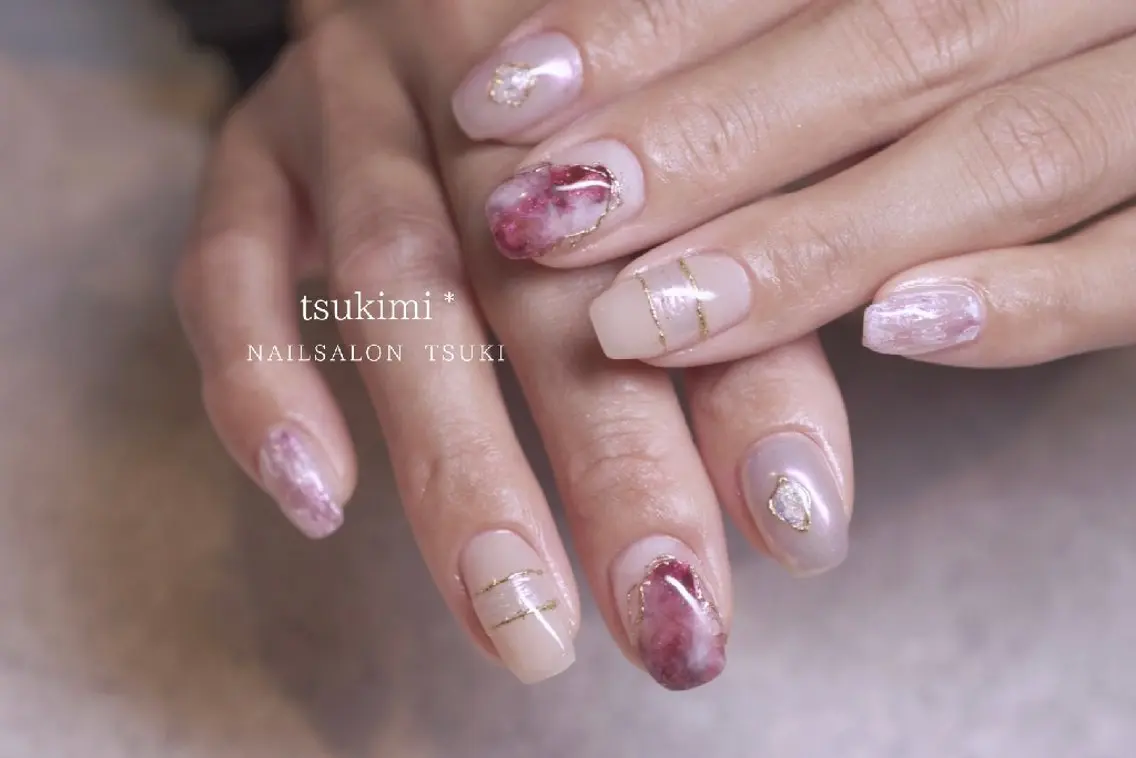 ネイル ニュアンスネイル ハンドネイル Nailsalon Tsuki.のネイルデザイン