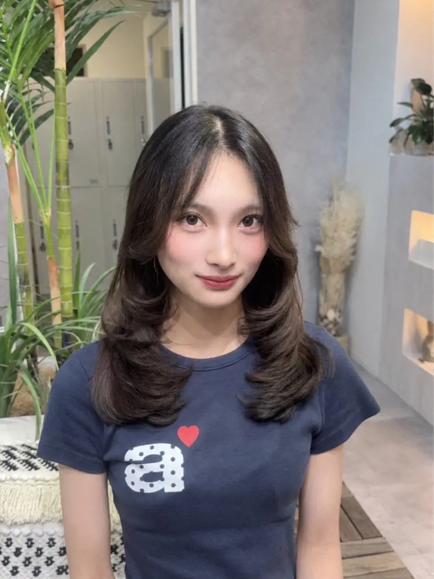 セミロング カラー 🎀韓国レイヤー/シ ョート×透明感カラーのヘアスタイル
