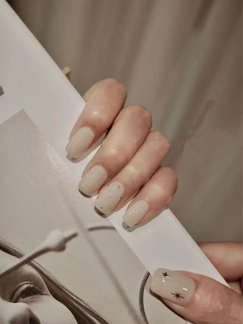 ネイル オーロラネイル フラワーネイル フットネイル フレンチネイル ジェルネイル ハンドネイル BabyYouMi nailのネイルデザイン