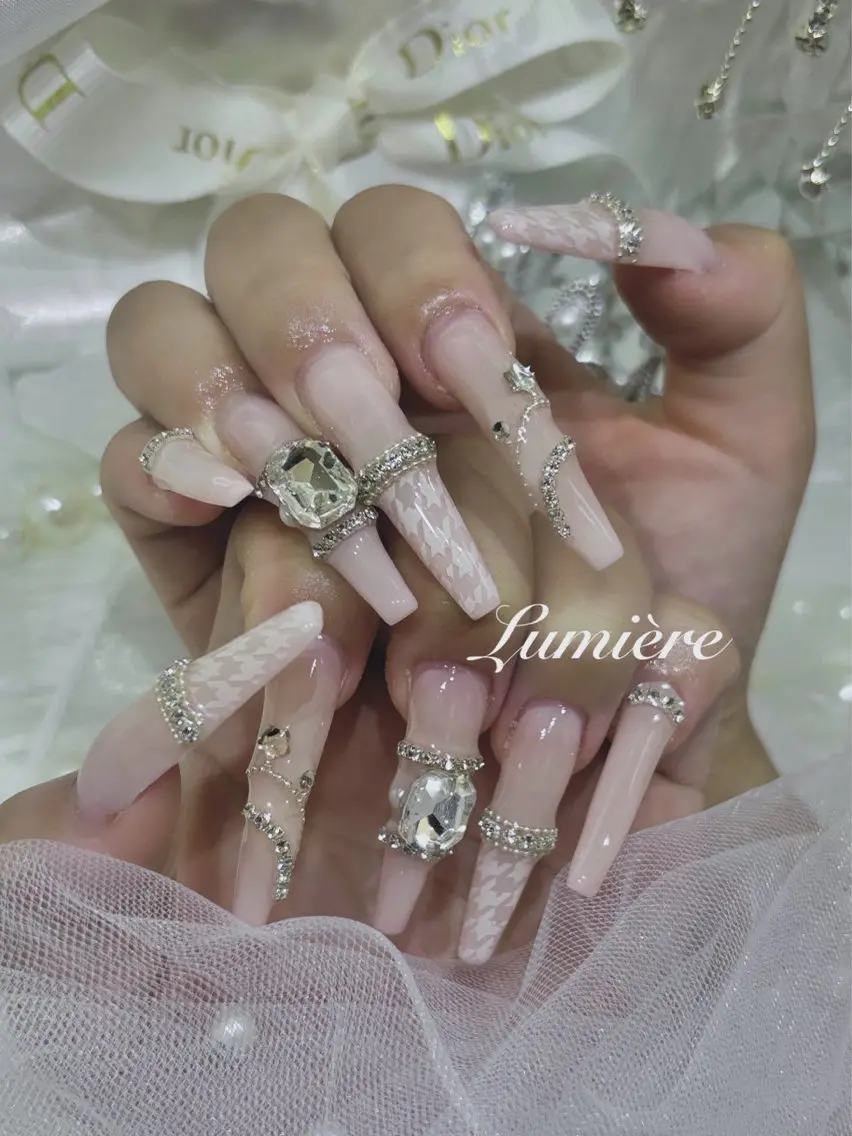 ネイル ロングネイル スーパーロングネイル ハンドネイル Lumière｜ ロング｜ワンホンのネイルデザイン