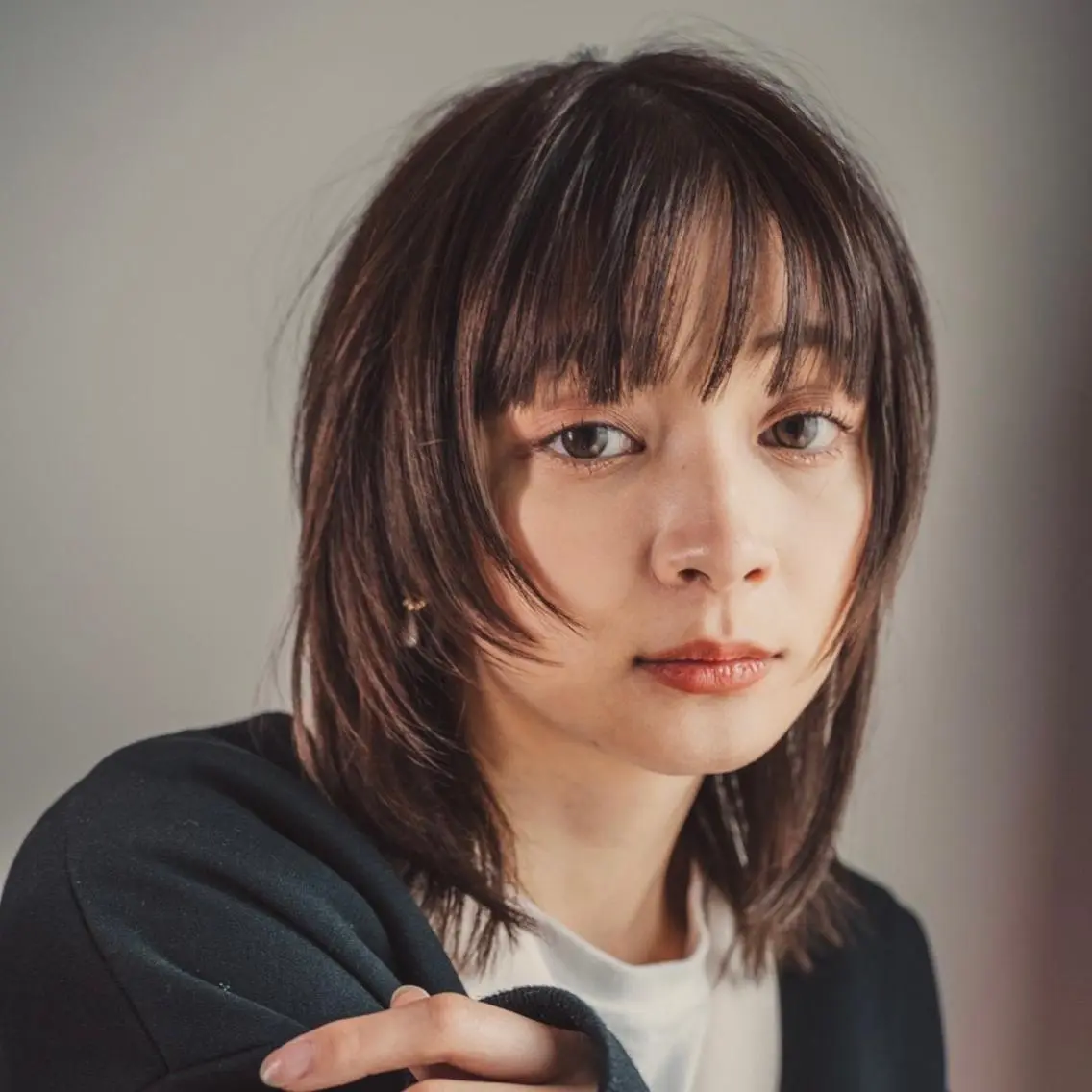 ミディアム カット ヘアカラー ショートとレイヤーが 好きな人|三浦翔のヘアスタイル