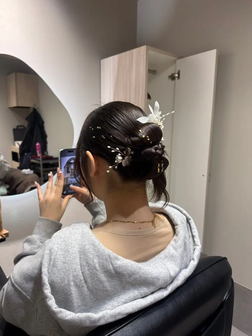 ミディアム ヘアセット NAVY 橋本心 縮毛矯正のヘアスタイル