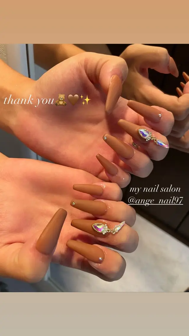 ネイル オーロラネイル ブラウン ロングネイル ワンカラーネイル スカルプネイル ハンドネイル Nail salon 🎀Angeのネイルデザイン