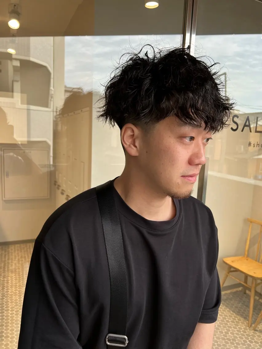ショート パーマ メンズ メンズパーマ ツイストスパイラルパーマ スパイラルパーマ 樋野 亮のヘアスタイル