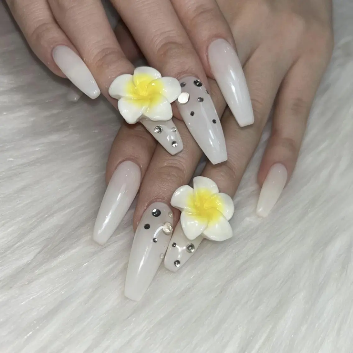 ネイル 南森町rebest 💅nailのネイルデザイン