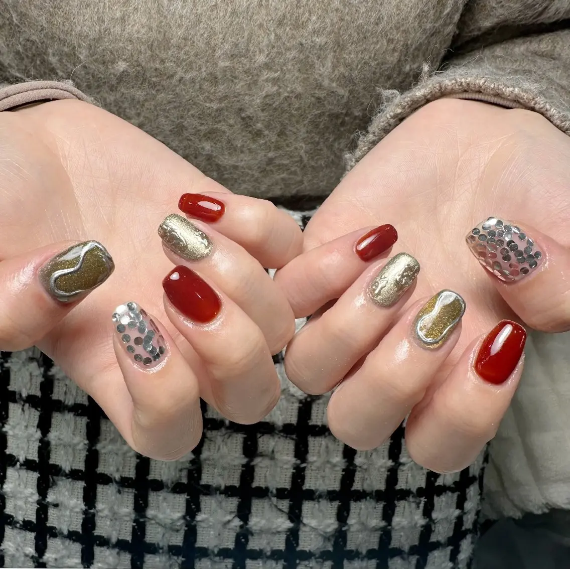 ネイル チークネイル フレンチネイル ジェルネイル ガラスフレンチ キラキラネイル ハンドネイル UM Nail Salonのネイルデザイン