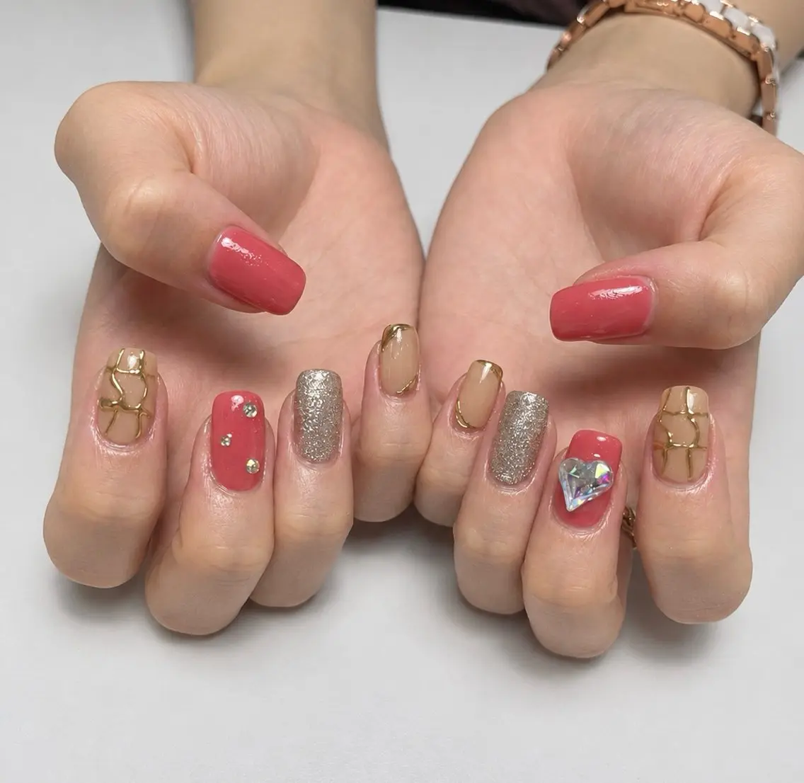 ネイル ジェルネイル キラキラネイル ニュアンスネイル ハンドネイル BOTANAIL KIKIのネイルデザイン