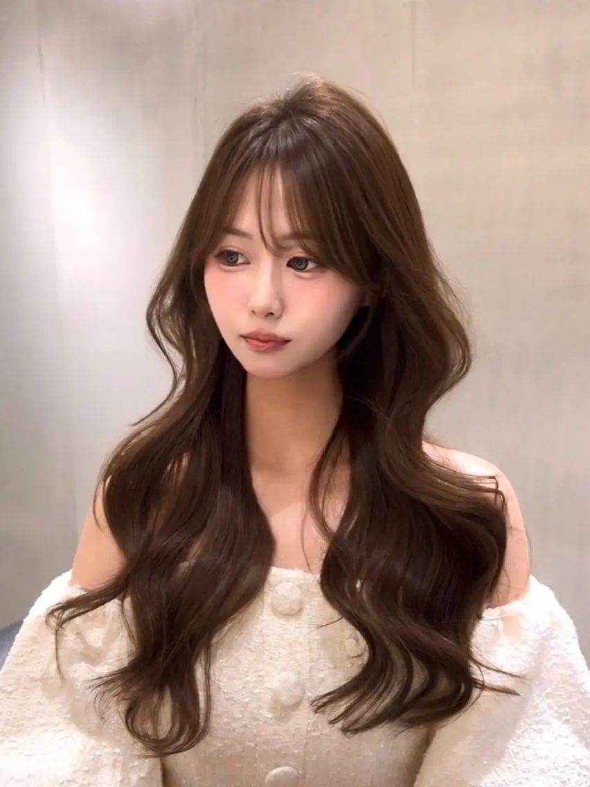 ロング 佐渡優 365連勤する美容師のヘアスタイル