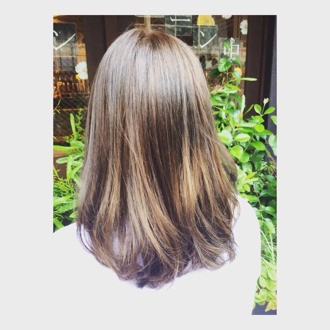 セミロング やまもと すぐるのヘアスタイル