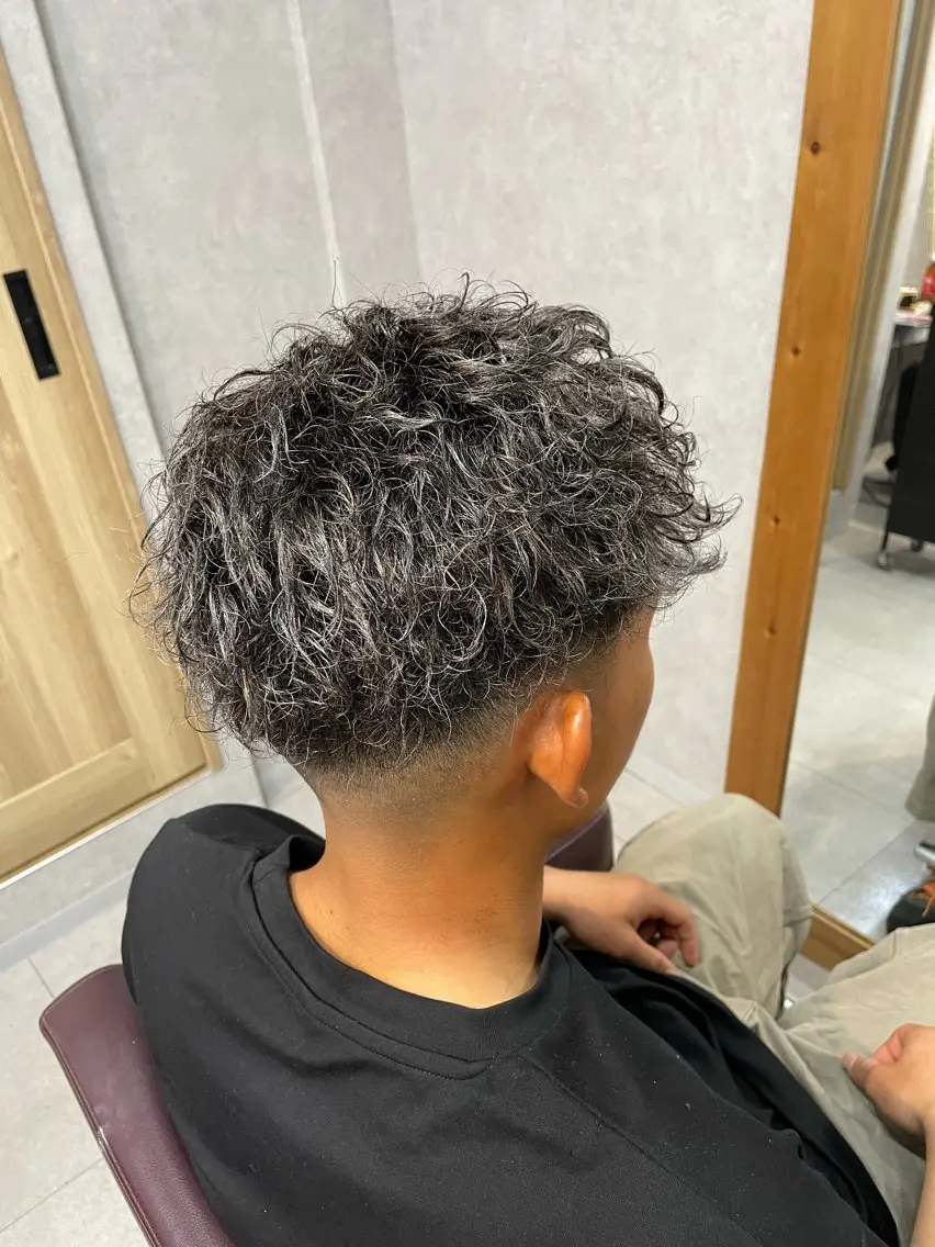 カラー パーマ メンズ カット ヘアカラー トリートメント 中嶋 颯和のヘアスタイル