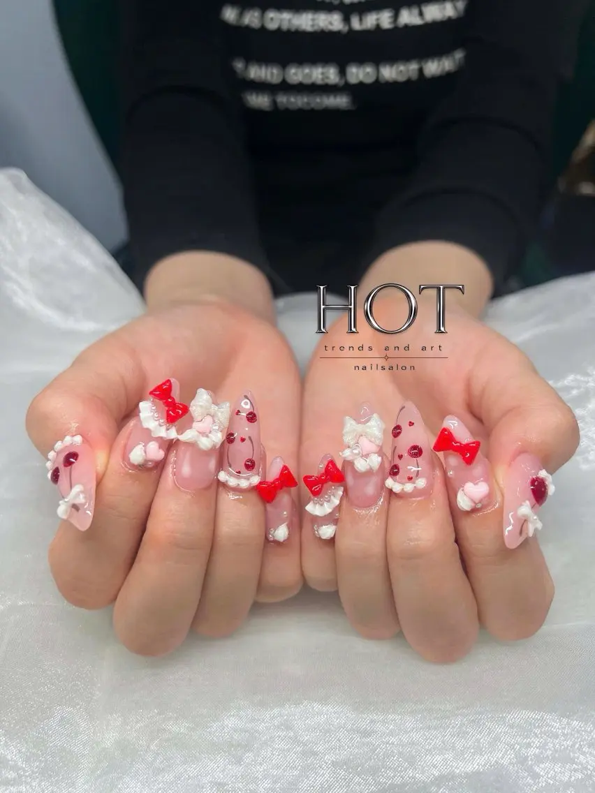 ネイル アートネイル オーロラネイル クリアネイル 長さ出し フレンチネイル ハンドネイル HOT Nail Salonのネイルデザイン