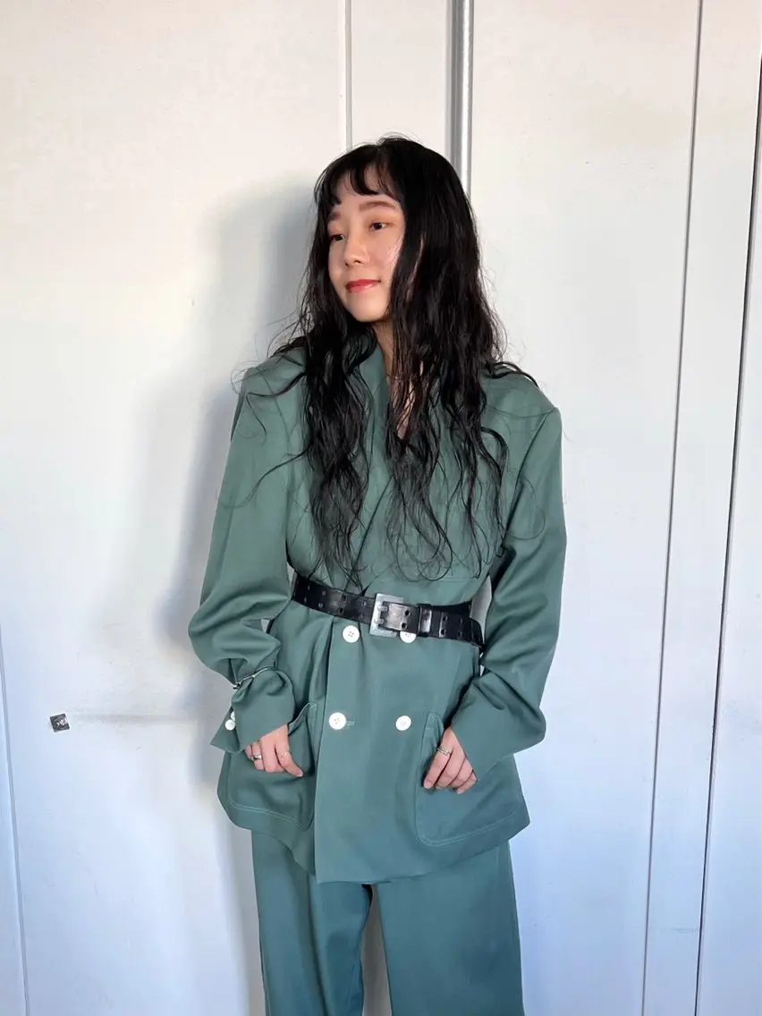 セミロング カラー 松坂 真衣のヘアスタイル