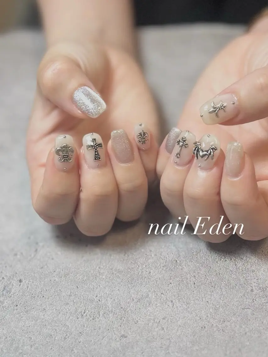 ネイル アートネイル マグネットネイル Eden ♾️のネイルデザイン