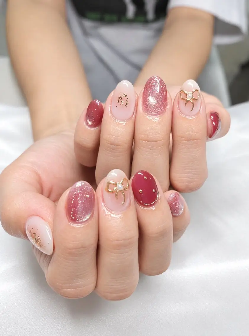 ネイル ボルドー ゴールド ラメ(グリッター) ピンク リボン ハンドネイル ハンドケア めぐ みのネイルデザイン