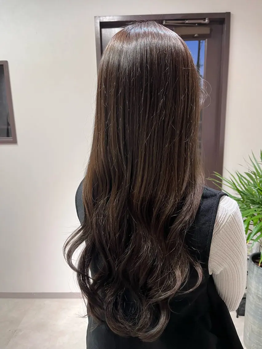 ロング カラー ブリーチ ブラウンカラー 透明感カラー グレージュ 友 美海のヘアスタイル