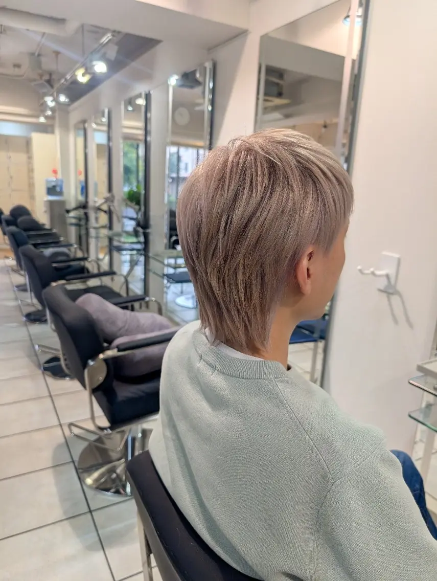 メンズ カラー メンズブリーチ ブリーチ 大人髪ヘアセット/ 切りたて感なしカットのヘアスタイル