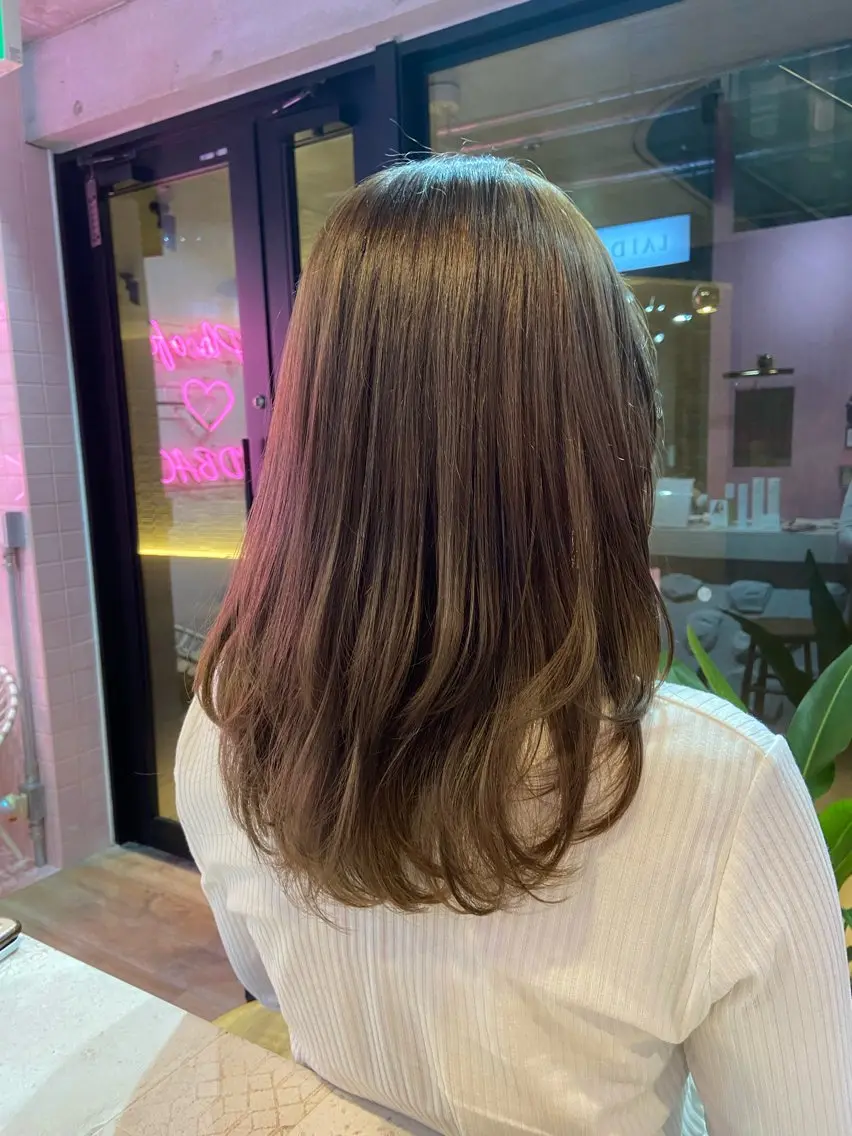ミディアム カラー 艶感透明感カラー🤍 hinaのヘアスタイル