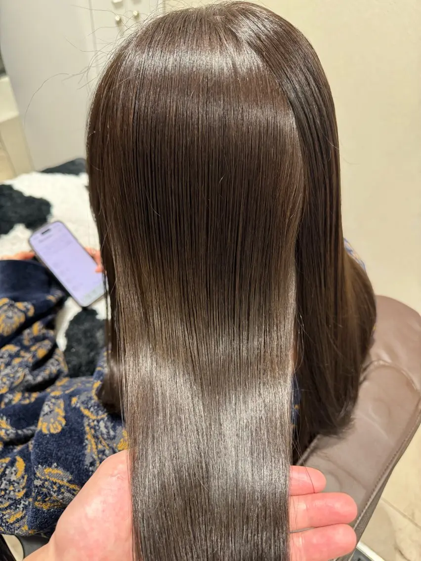 セミロング カラー ヘアカラー トリートメント 史上最高の艶感 『髪質改善』tomのヘアスタイル