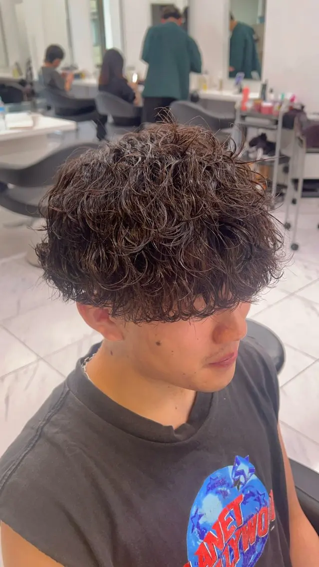 ショート カラー パーマ ヘアアレンジ メンズ メンズパーマ 💎韓国/ レイヤー カット/ 暖色🫧のヘアスタイル