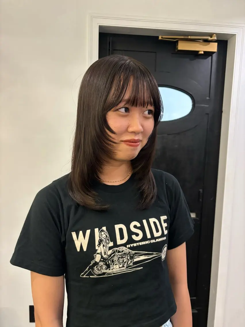 セミロング 顔まわりレイヤー 顔周りカット レイヤーカット ボブ・カラー 琴音のヘアスタイル